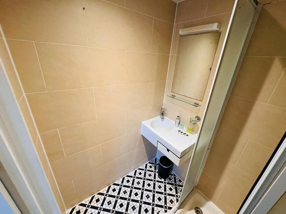 Trio'S Haven In Portebello Road London Kültér fotó