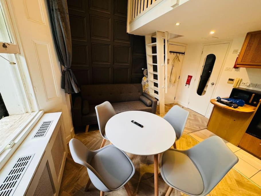 Trio'S Haven In Portebello Road London Kültér fotó