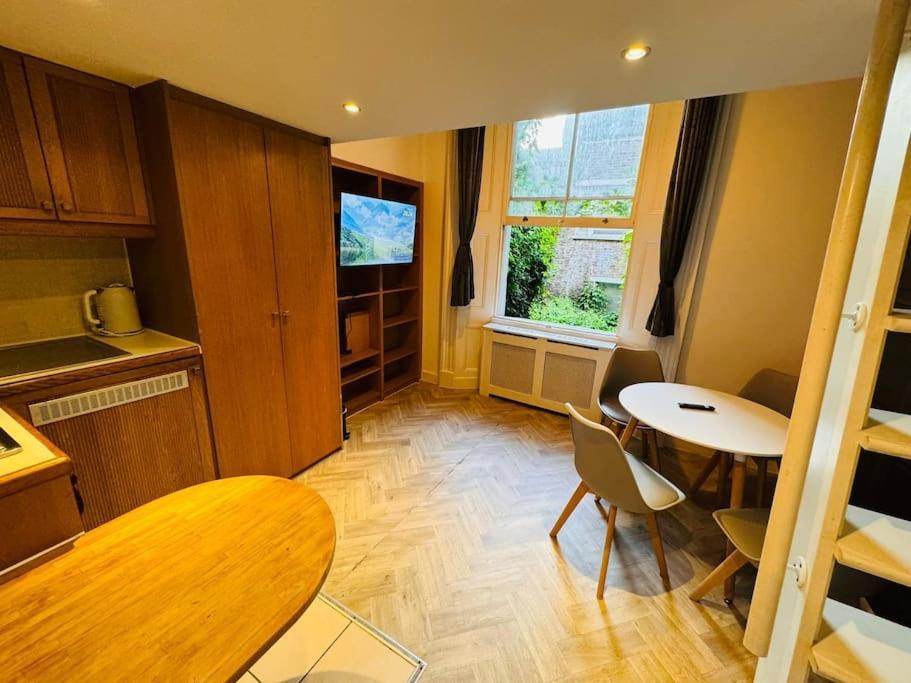Trio'S Haven In Portebello Road London Kültér fotó